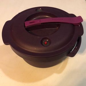 Tupperware pressure cooker